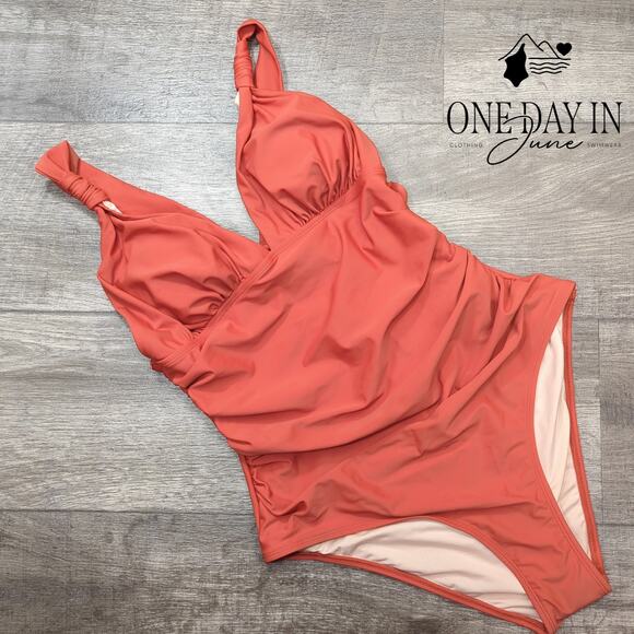 Cupshe V Neck Tummy Control One Piece Swimsuit Size L - Picture 1 of 4